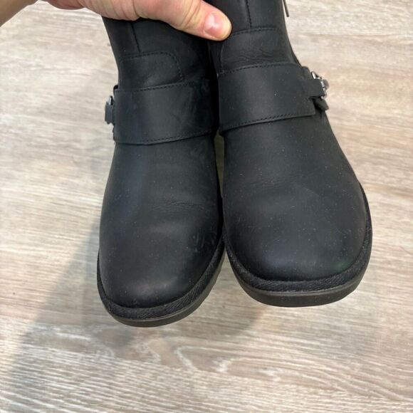 UGG Black Leather Women's Cheyne Ankle Boot sz 8.5 - Picture 9 of 10